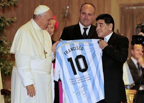 Copilul sărac din Buenos Aires și geniul fotbalului » O prietenie scrisă cu suflet: Papa Francisc și Maradona