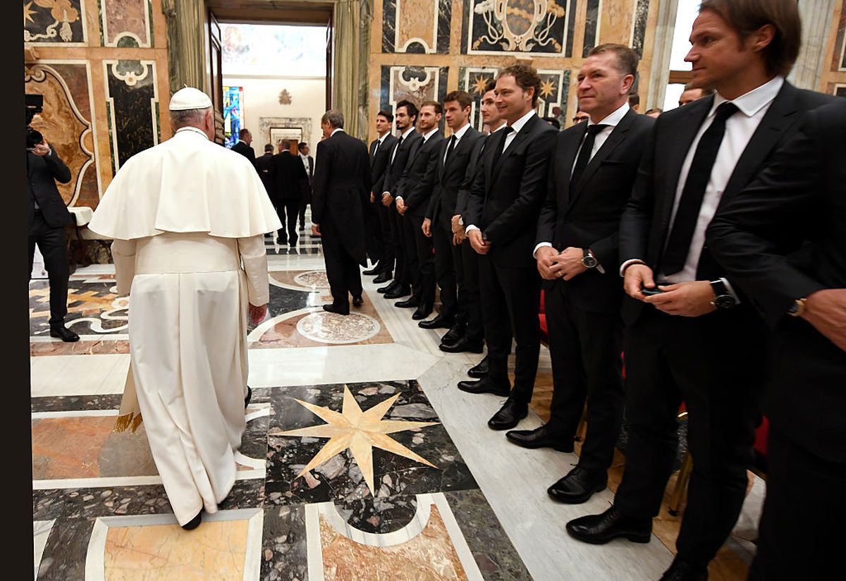 Copilul sărac din Buenos Aires și geniul fotbalului » O prietenie scrisă cu suflet: Papa Francisc și Maradona