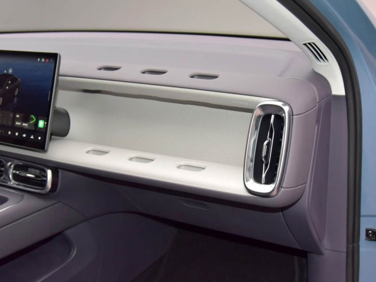 Cum arată modelul B01, primul sedan electric din catalogul Leapmotor