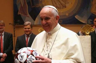 Lionel Messi îl omagiază pe Papa Francisc: „Mulțumesc pentru că ai făcut lumea mai bună”