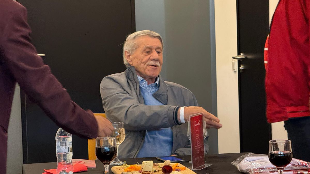 Ion Pîrcălab, printre invitații de marcă din loja legendelor dinamoviste