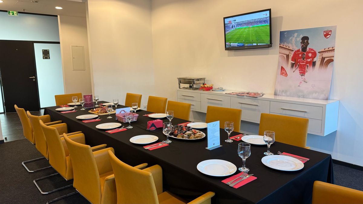 Dinamo - Universitatea Craiova, 21.04.2025 // Cum arată meniul la VIP