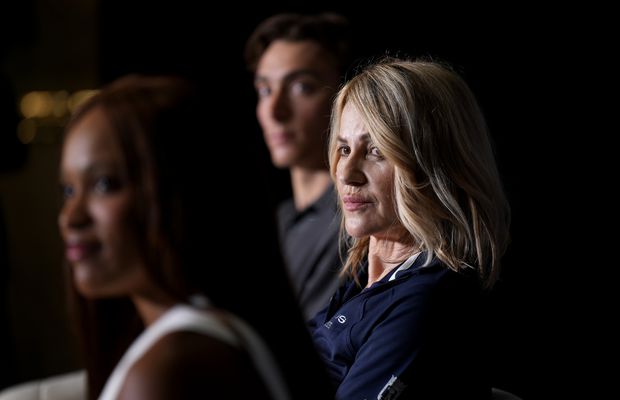 Secretele longevității cu Nadia Comăneci: „40 de minute de sport pe zi, oriunde m-aș afla” + Carl Lewis: „Nici acum nu pot face nenorocitul ăla de șpagat”