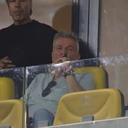 Dan Bittman, solistul formaţiei Holograf şi unul dintre cei mai mari suporteri ai FCSB, prezent la Dinamo - Universitatea Craiova. Foto: Ionuț Iordache (GSP)