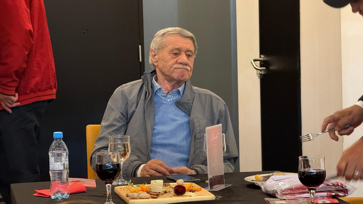 Loja Legendelor dinamoviste - imagini surprinse de-a lungul timpului pe „Arcul de Triumf”