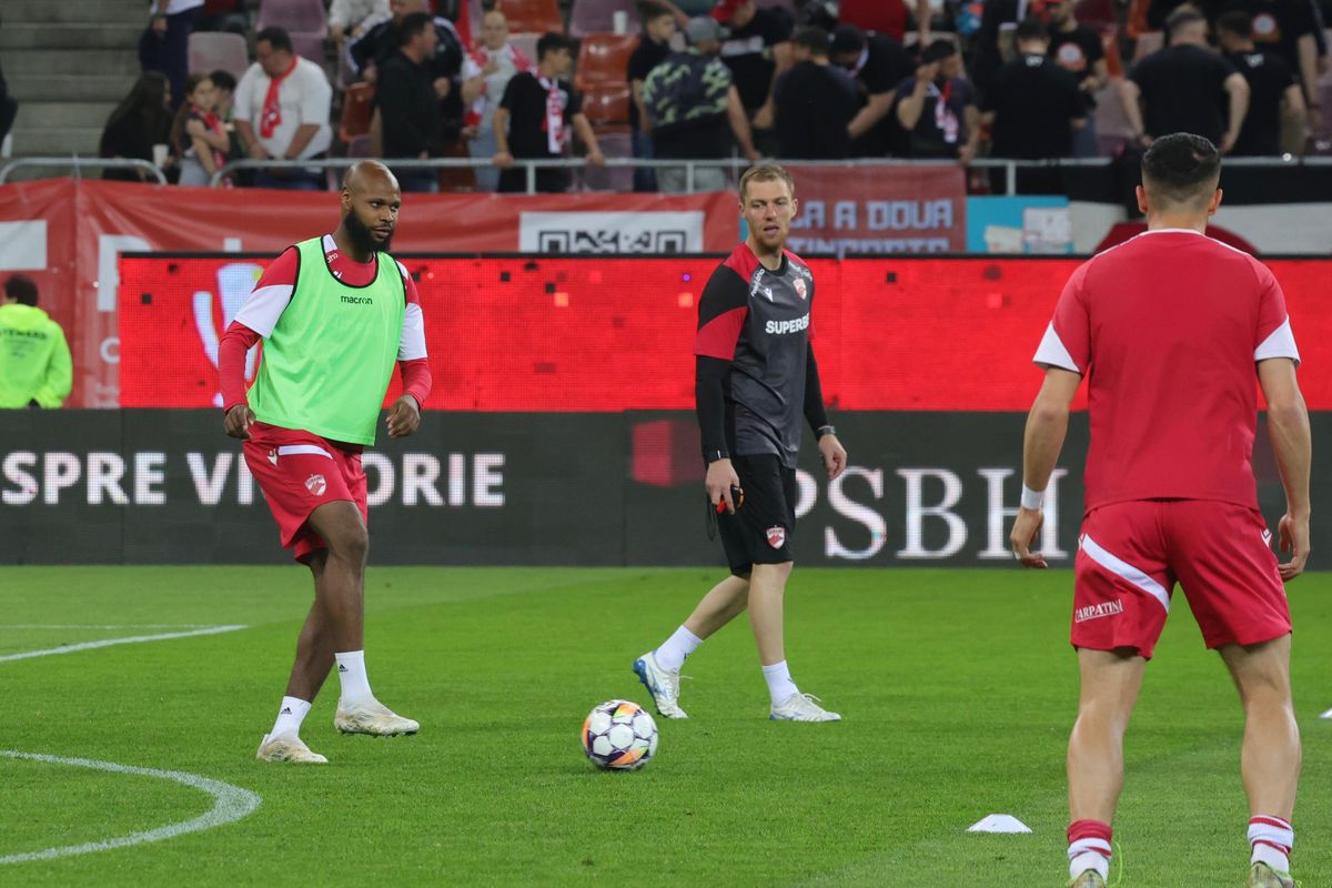Dinamo - Universitatea Craiova, imagini de la încălzire