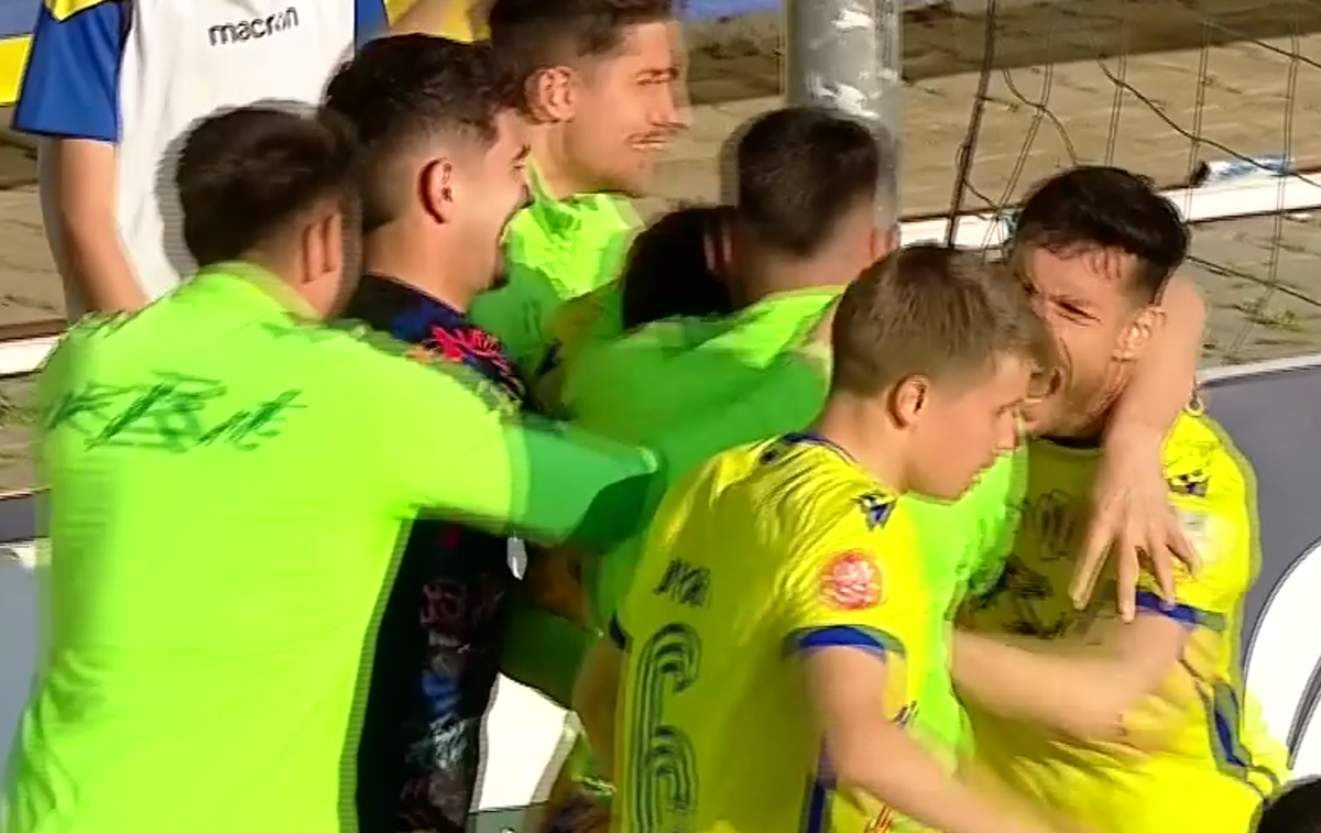 Gol ireal în Superligă » Gicu Grozav a înscris dintr-un unghi imposibil, după greșeli în lanț în defensiva adversă