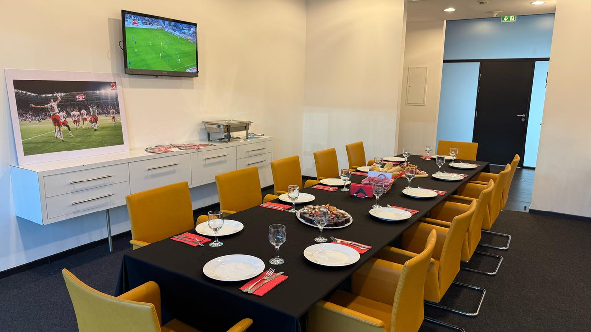 Dinamo - Universitatea Craiova, 21.04.2025 // Cum arată meniul la VIP