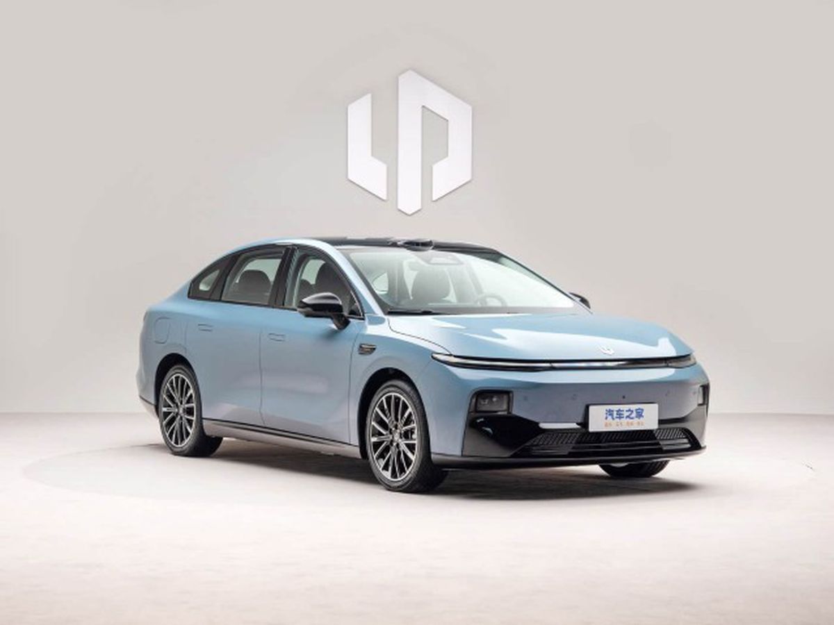 Cum arată modelul B01, primul sedan electric din catalogul Leapmotor