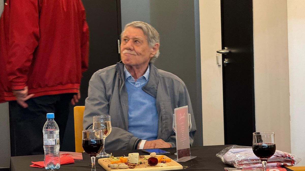 „Ne-au spus că fac economie!” » Legenda lui Dinamo a rămas pe dinafară și-și strigă decepția: „Dezamăgit și supărat! Au luat hotărârea asta”. Reacția clubului pentru GSP