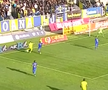 Gol ireal în Superligă » Gicu Grozav a înscris dintr-un unghi imposibil, după greșeli în lanț în defensiva adversă