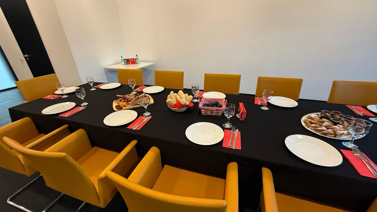 Cum arată meniul pentru fanii care au plătit 390 lei la Dinamo - Universitatea Craiova: ce surpriză au primit