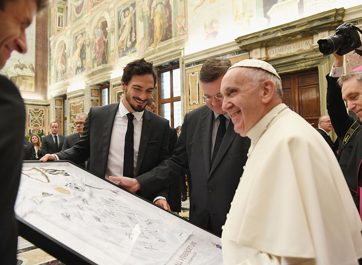 Antrenorul român era la Roma în ziua morții Papei Francisc: „«Mamă-mamă»! Am aflat chiar când am ajuns la Santa Maria Maggiore”