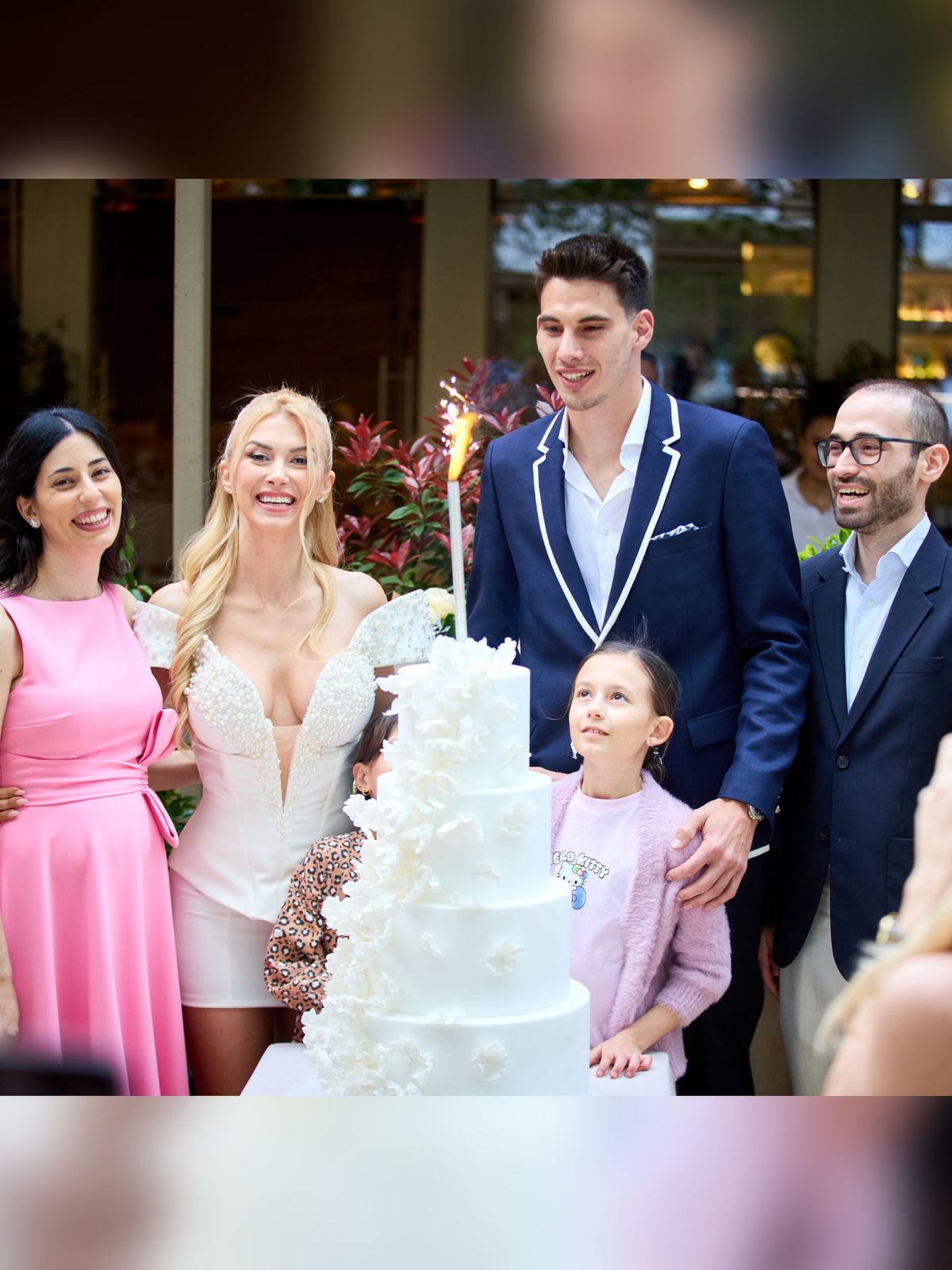 Andreea Bălan s-a căsătorit cu tenismenul Victor Cornea! Imagini cu ținuta spectaculoasă a artistei