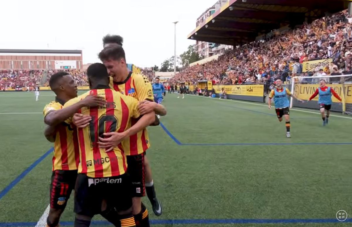 Sant Andreu a promovat în liga a treia din Spania + imagini cu stadionul