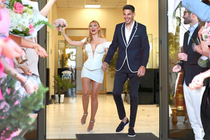 Andreea Bălan s-a căsătorit cu tenismenul Victor Cornea! Imagini cu ținuta spectaculoasă a artistei