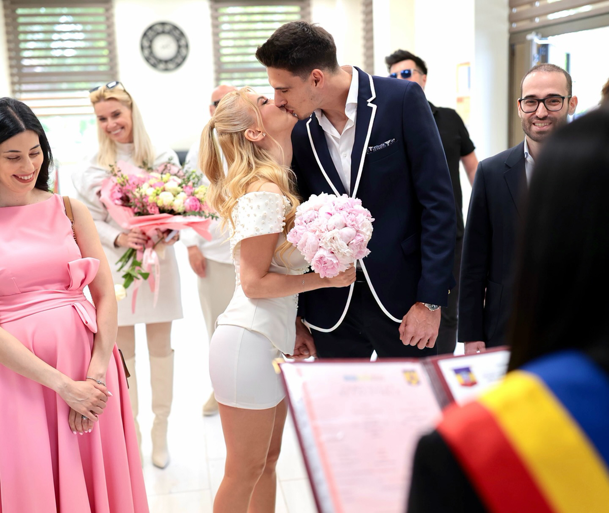 Andreea Bălan s-a căsătorit cu tenismenul Victor Cornea! Imagini cu ținuta spectaculoasă a artistei
