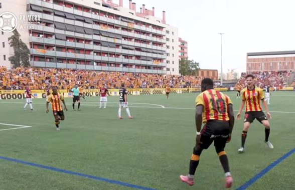 Clubul recunoscut pentru susținerea cauzelor antirasiste și antifasciste a promovat! Sărbătoare cu 6.000 de fani pe stadionul dintre blocuri