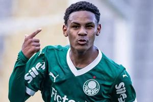 Manchester United oferă 40 de milioane de euro pentru jucătorul care încă nu a debutat la seniori