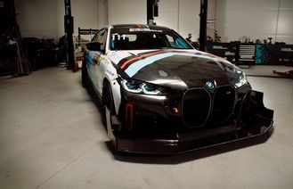 Cum transformi o mașină electrică de serie într-un model de curse: performanță dusă la limită