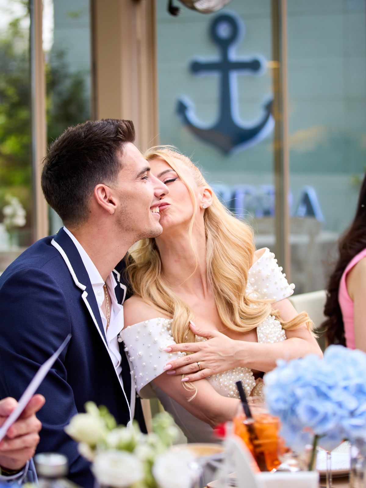 Andreea Bălan s-a căsătorit cu tenismenul Victor Cornea! Imagini cu ținuta spectaculoasă a artistei