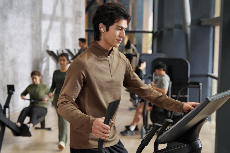 Zgomotul dispare, energia rămâne. Căștile HUAWEI FreeBuds Pro 5 reacționează la tot ce se întâmplă în jurul tău chiar dacă ești mereu în mișcare