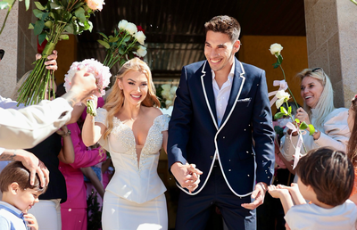 Andreea Bălan s-a căsătorit cu tenismenul Victor Cornea! Imagini cu ținuta spectaculoasă a artistei