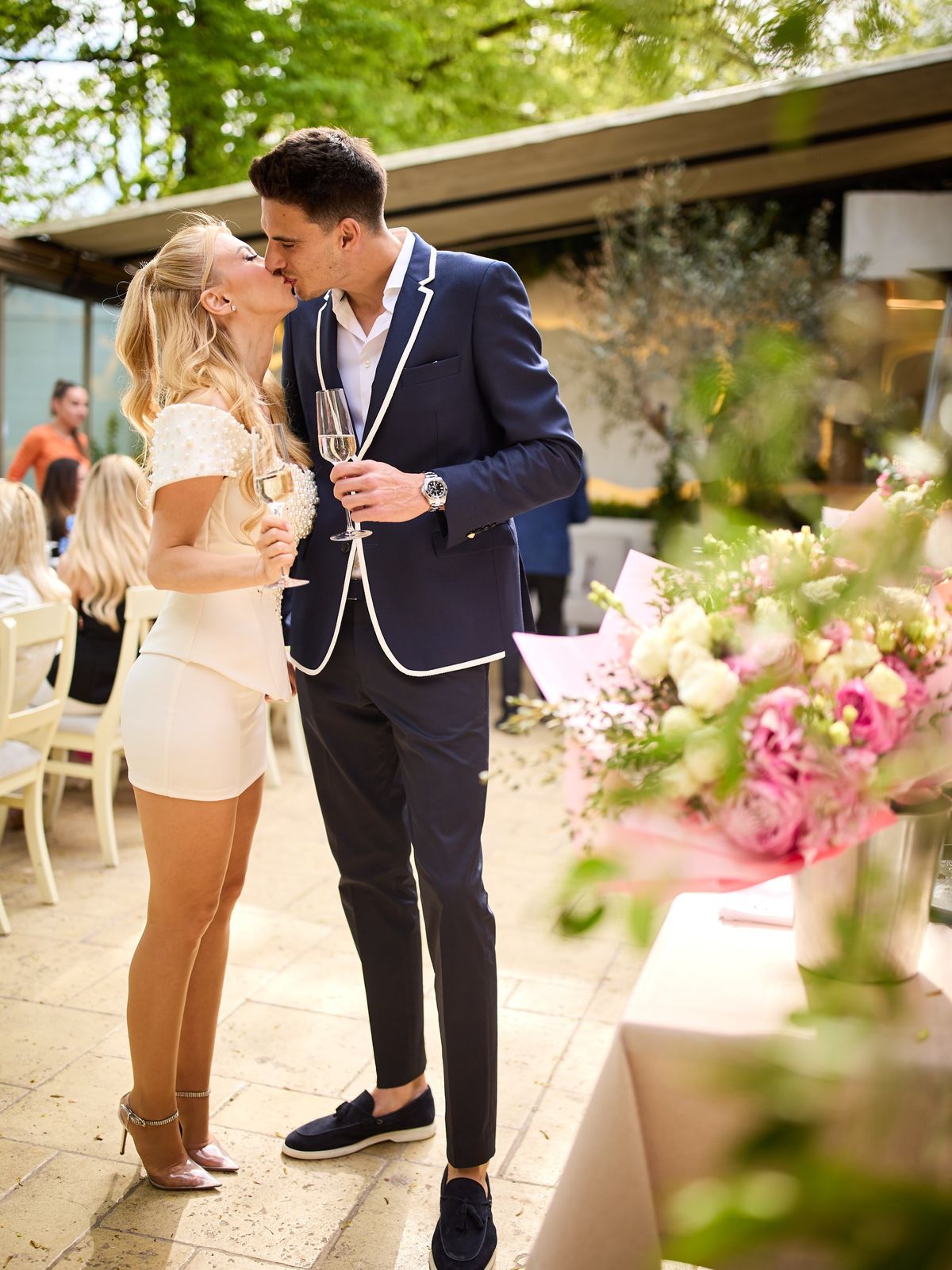 Andreea Bălan s-a căsătorit cu tenismenul Victor Cornea! Imagini cu ținuta spectaculoasă a artistei