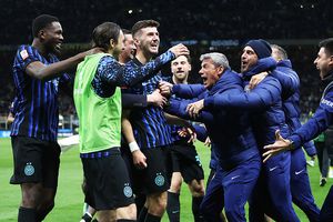 Aer de DUBLA ISTORICĂ! Cristi Chivu se califică într-un mod fantastic în finala Cupei Italiei » În minutul 68, Como o conducea pe Inter cu 2-0