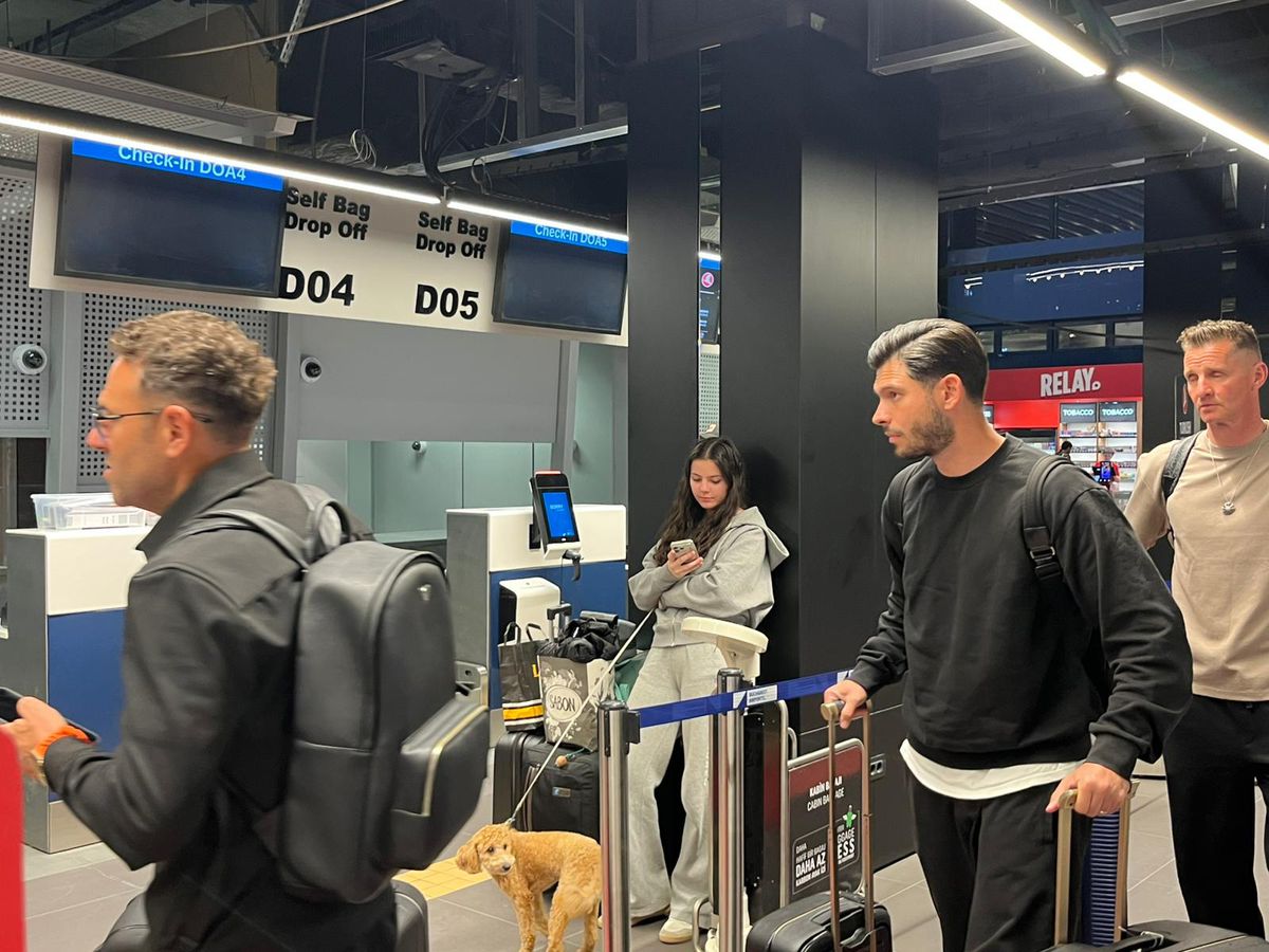 Mirel Rădoi și staff-ul lui, la plecarea din România