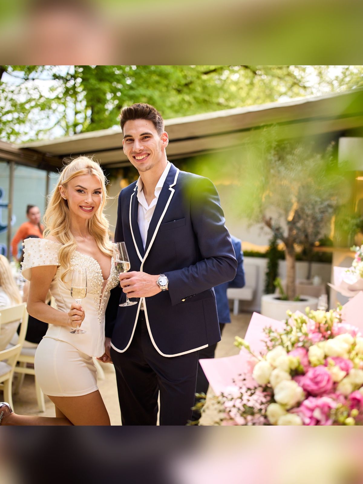 Andreea Bălan s-a căsătorit cu tenismenul Victor Cornea! Imagini cu ținuta spectaculoasă a artistei