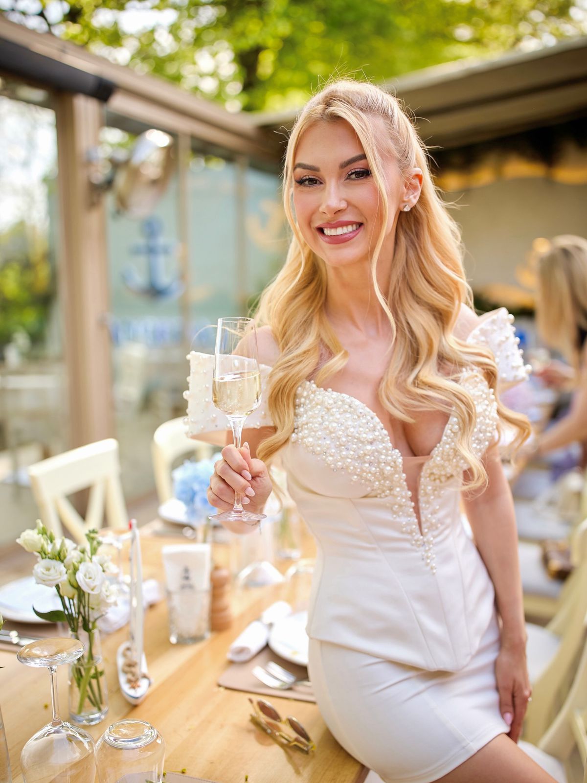 Andreea Bălan s-a căsătorit cu tenismenul Victor Cornea! Imagini cu ținuta spectaculoasă a artistei