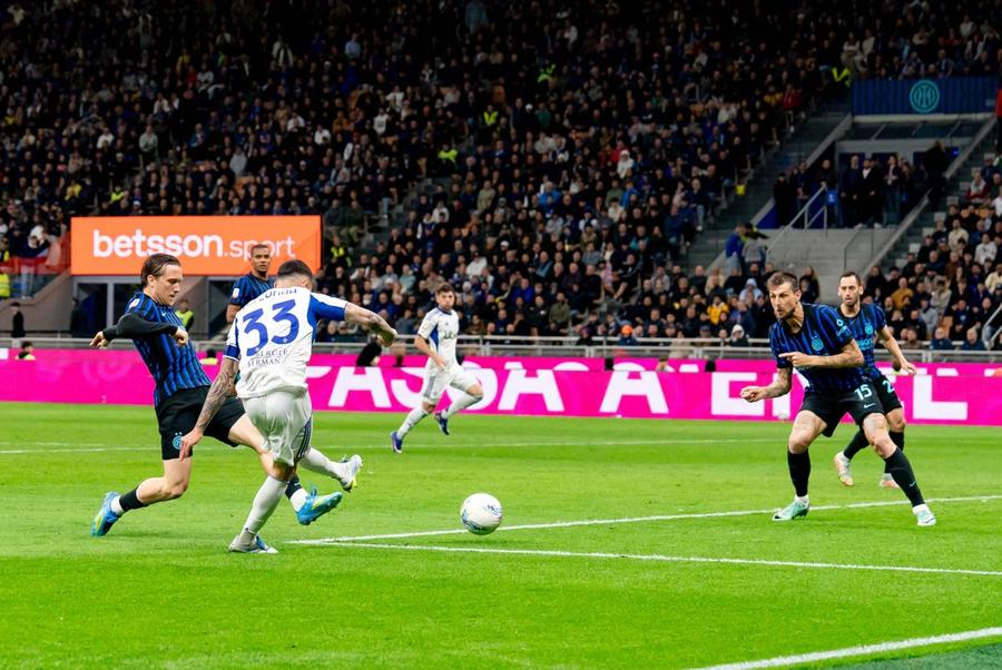Aer de DUBLA ISTORICĂ! Cristi Chivu se califică într-un mod fantastic în finala Cupei Italiei » În minutul 68, Como o conducea pe Inter cu 2-0