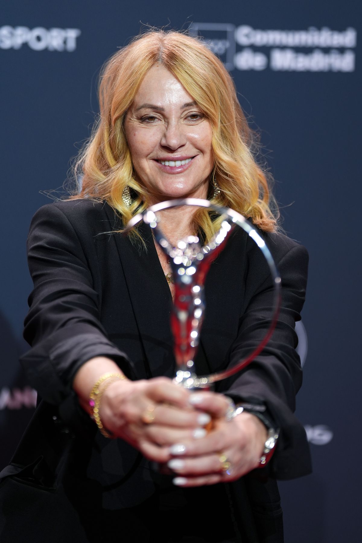 Nadia Comăneci, cu lacrimi în ochi, pe scenă, la Gala Laureus: „Tu m-ai salvat, ești 10-le meu perfect!” » Discurs emoționant de lângă Novak Djokovic