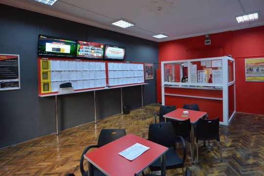 Bugetul de stat pierde 70 de milioane de euro lunar în urma închiderii caselor de pariuri terestre și a cazinourilor.