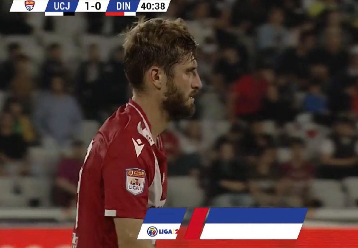 AUCH! Ciocnire horror în U Cluj - Dinamo: fotbalistul lui Uhrin, schimbat după ce a fost făcut K.O. de Ely Fernandes!