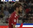 AUCH! Ciocnire horror în U Cluj - Dinamo: fotbalistul lui Uhrin, schimbat după ce a fost făcut K.O. de Ely Fernandes!