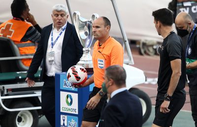 Răzvan Lucescu a pierdut Cupa Greciei, într-o finală marcată de incidente!