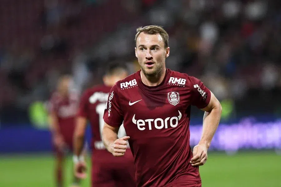 Sigurjonsson, 31 de ani, a adunat 32 de selecții și două goluri în naționala Islandei // foto: Imago Images CFR a oficializat prima despărțire » Fanii campioanei, nemulțumiți: „V-ați bătut joc de el! E cel mai bun din lot”