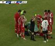 AUCH! Ciocnire horror în U Cluj - Dinamo: fotbalistul lui Uhrin, schimbat după ce a fost făcut K.O. de Ely Fernandes!