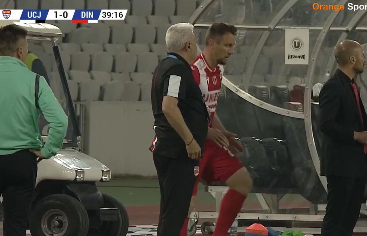 AUCH! Ciocnire horror în U Cluj - Dinamo: fotbalistul lui Uhrin, schimbat după ce a fost făcut K.O. de Ely Fernandes!