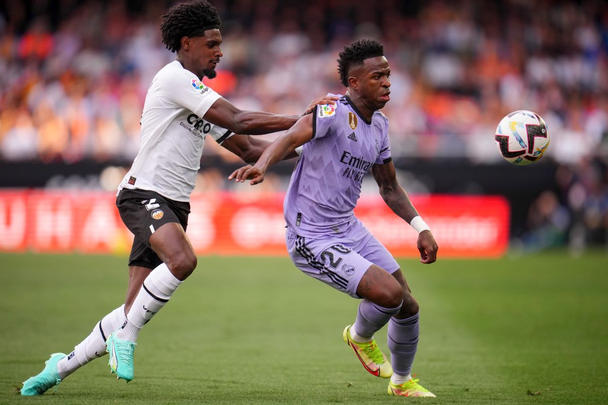 Raphinha, rivalul de la Barcelona, mesaj de susținere pentru conaționalul Vinicius Junior: „Va fi război!”