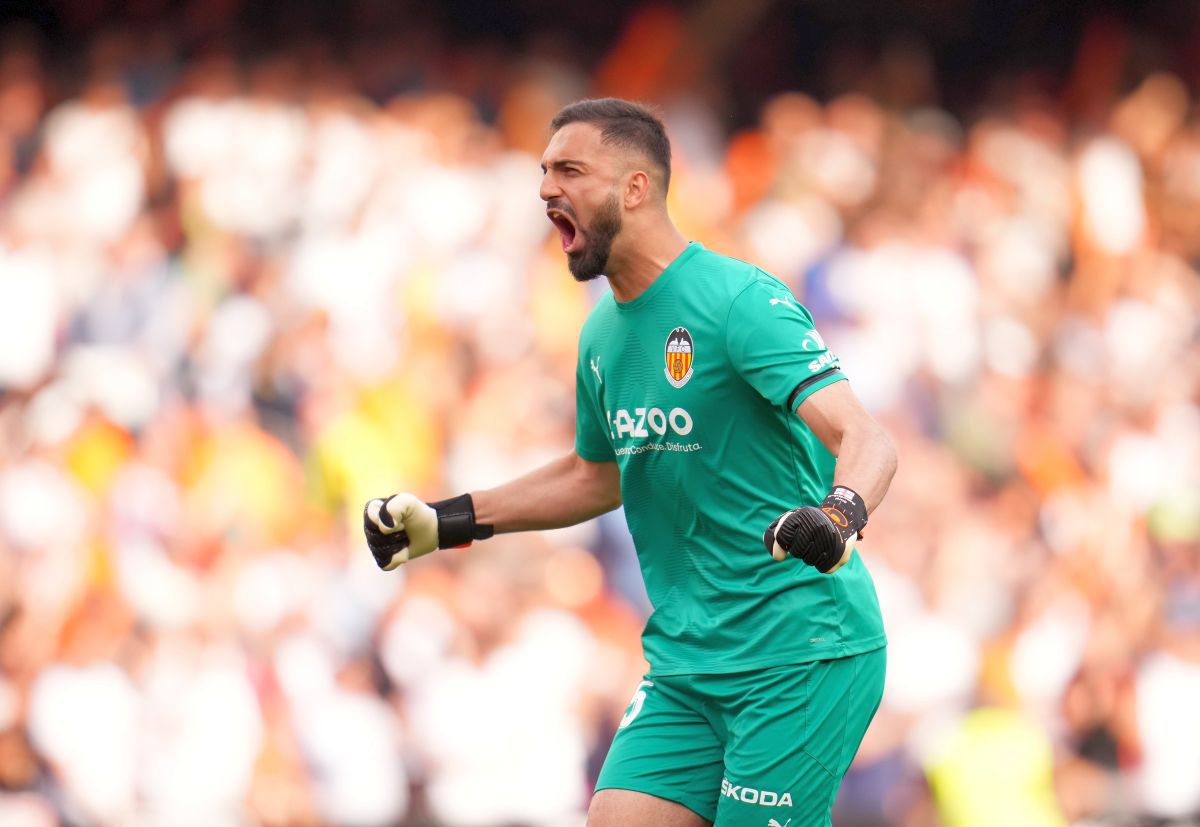 Scandal uriaș în Spania. Vinicius, făcut „maimuță” pe Mestalla, acuză: „E o țară rasistă”. A amenințat că iese de pe teren!