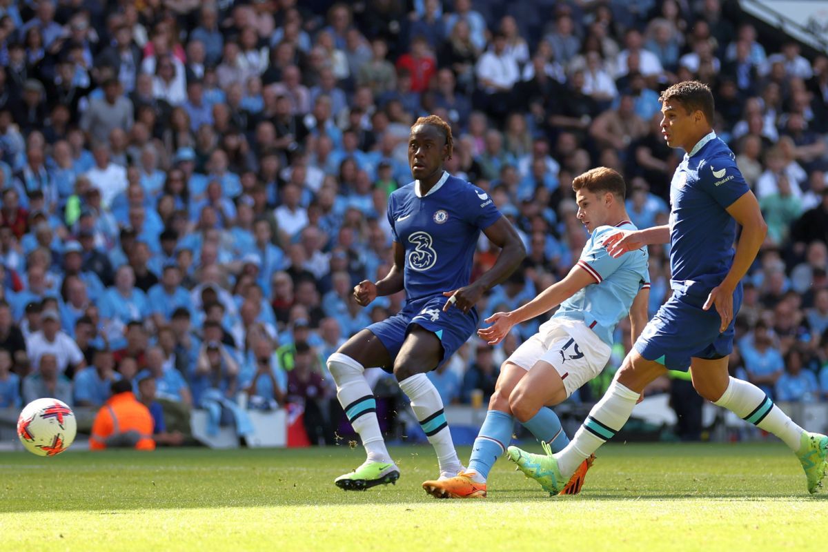 Manchester City - Chelsea 1-0 » „Cetățenii” lui Guardiola au sărbătorit titlul pe „Etihad”. Imagini spectaculoase de la decernarea trofeului