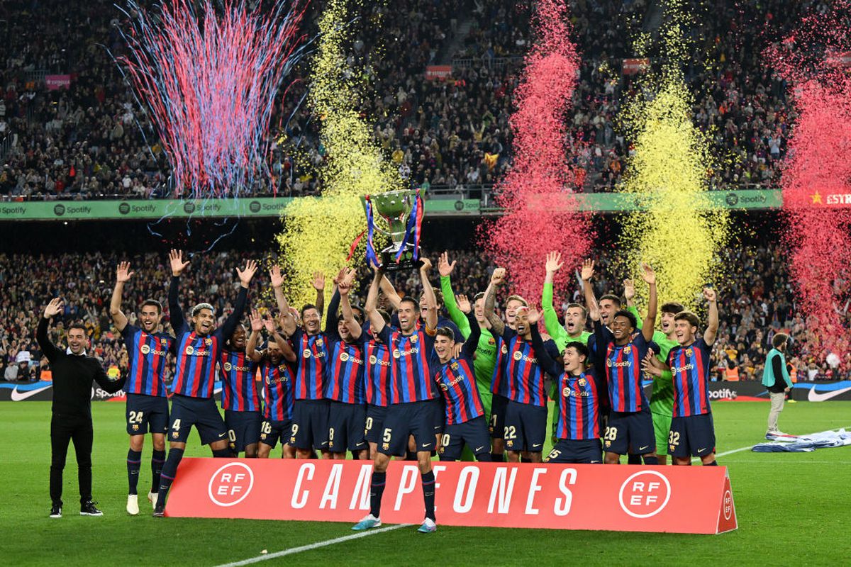 Barcelona a sărbătorit titlul în La Liga, alături de 88.000 de spectatori » Imagini spectaculoase