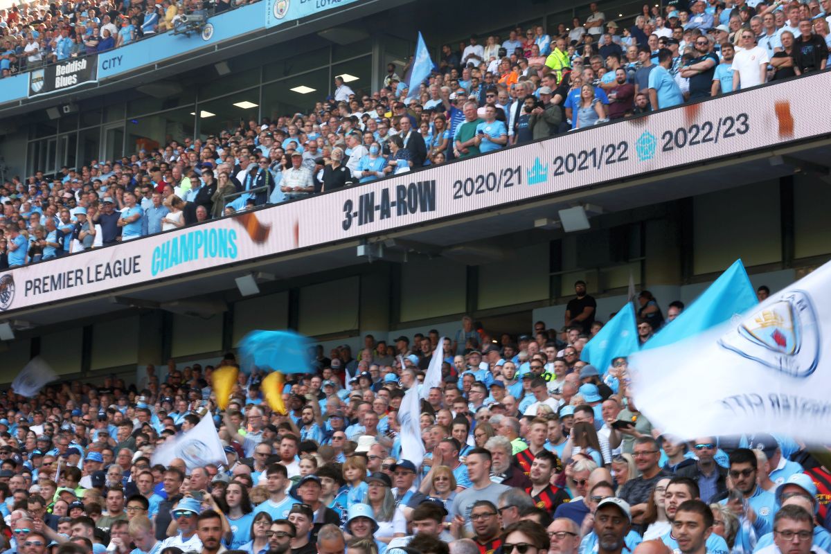 Manchester City - Chelsea 1-0 » „Cetățenii” lui Guardiola au sărbătorit titlul pe „Etihad”. Imagini spectaculoase de la decernarea trofeului