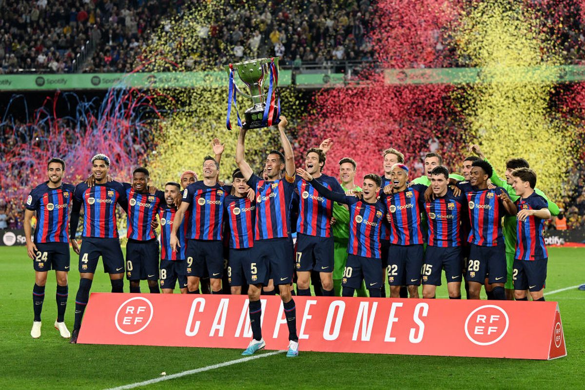 Barcelona a sărbătorit titlul în La Liga, alături de 88.000 de spectatori » Imagini spectaculoase