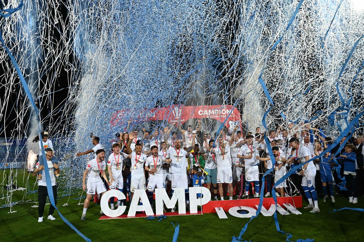 Inovațiile lui Charalambous: două schimbări efectuate la pauză de FCSB » Cum a răspuns Hagi