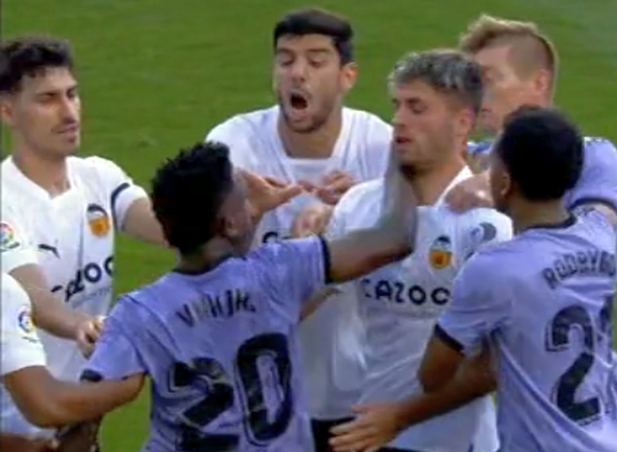 Valencia - Real Madrid s-a terminat după 107 minute! Incident rasist cu Vinicius + brazilianul, eliminat în final