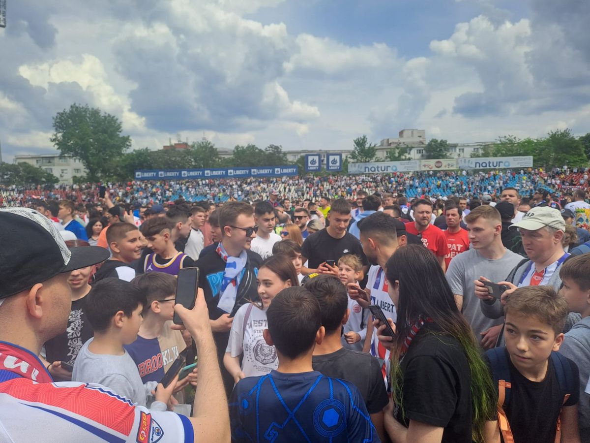 Cele mai nebune imagini de la sărbătoarea promovării Oțelului